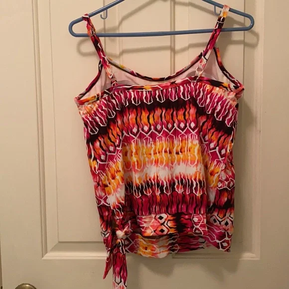 Takini swim top size 12 NWOT - Picture 2 of 4